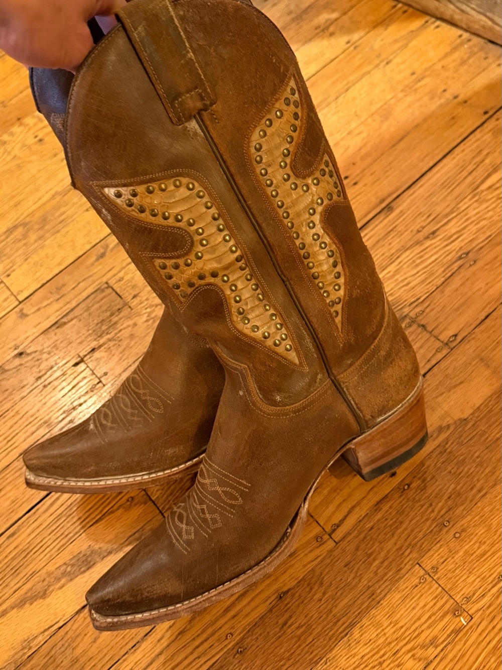 Rare vintage daisy duke Frye practically new Brown Studded Western Cowboy Boots